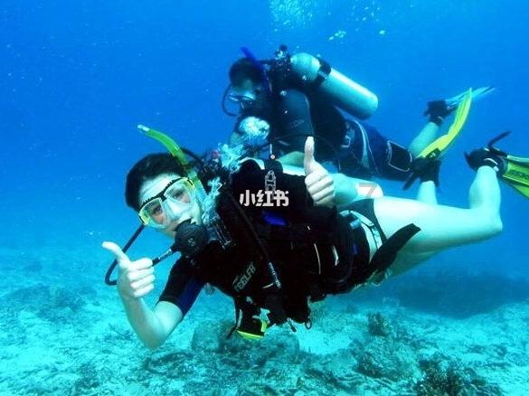 重庆俩熊孩子点燃烟花扔下18楼 物业:已当场教育,会加强巡查